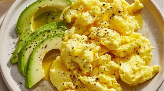 Scrambled Eggs with Avocado