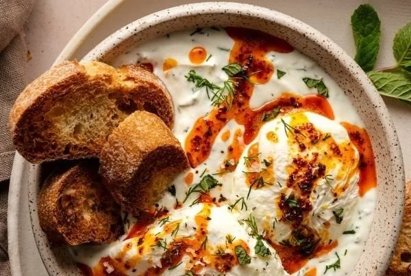Turkish Eggs with Herbed Yogurt (Çılbır)