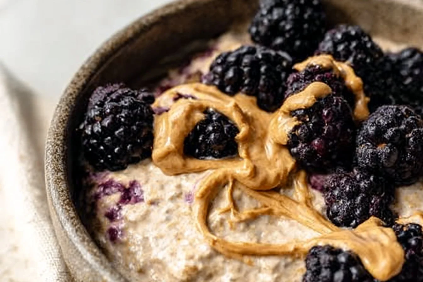51 High-Protein Breakfasts That Are Delicious, Filling, and Easy to Make 4 Delicious high-protein breakfasts including eggs, yogurt, and smoothies.