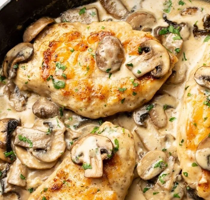 Easy Chicken Dinner with Garlic and Sautéed Mushrooms 6 Easy Chicken Dinner with Garlic and Sautéed Mushrooms