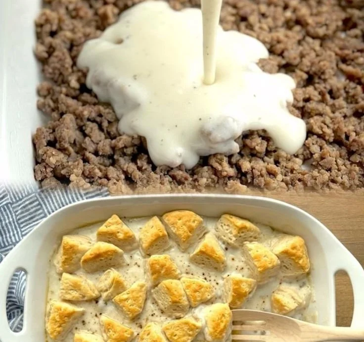 Lazy Biscuits & Gravy Breakfast Casserole 8 Lazy Biscuits & Gravy Breakfast Casserole