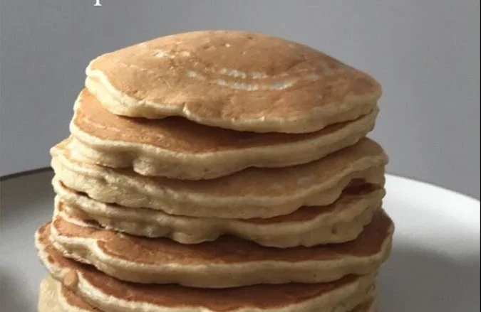 Delicious caramelized bananas served with a dessert presentation