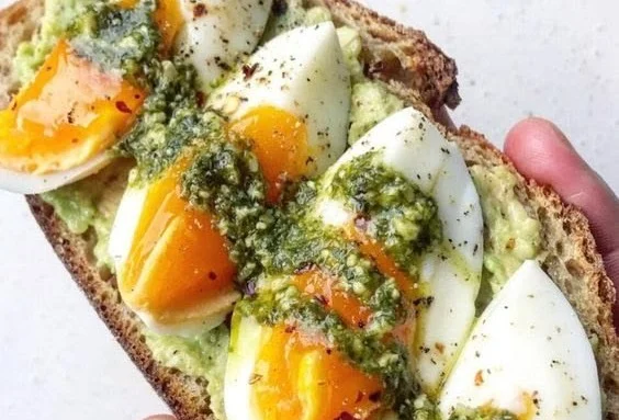 Pesto Avocado Toast with Eggs 6 Pesto Avocado Toast with Eggs