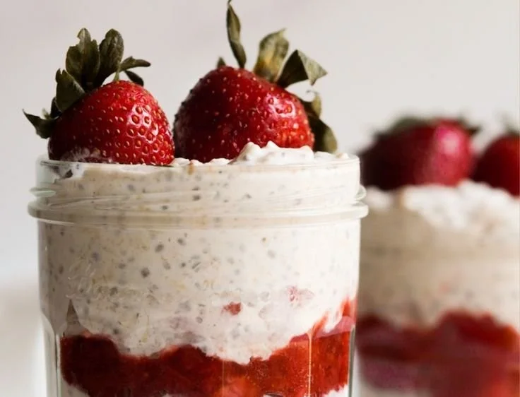 Strawberry Cheesecake Overnight Oats